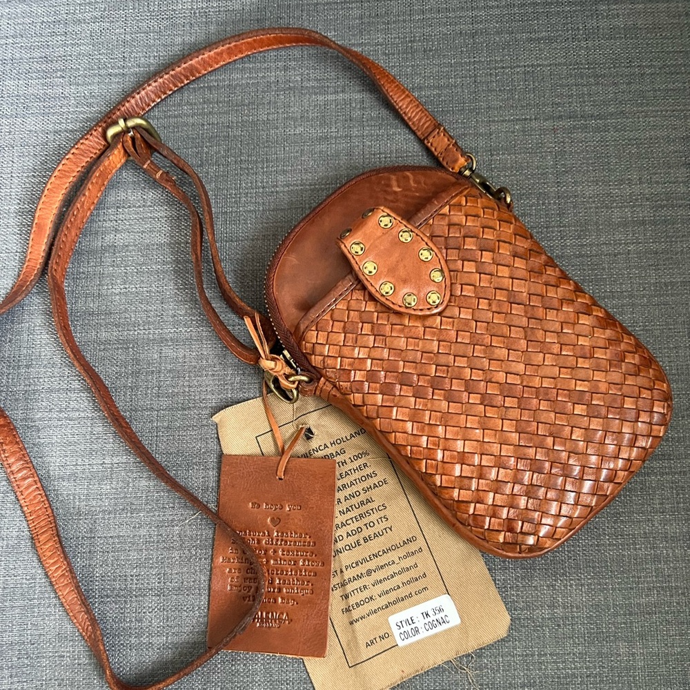 NWT VILENCA SMALL PHONE CROSSBODY BAG WIVED LEATHER